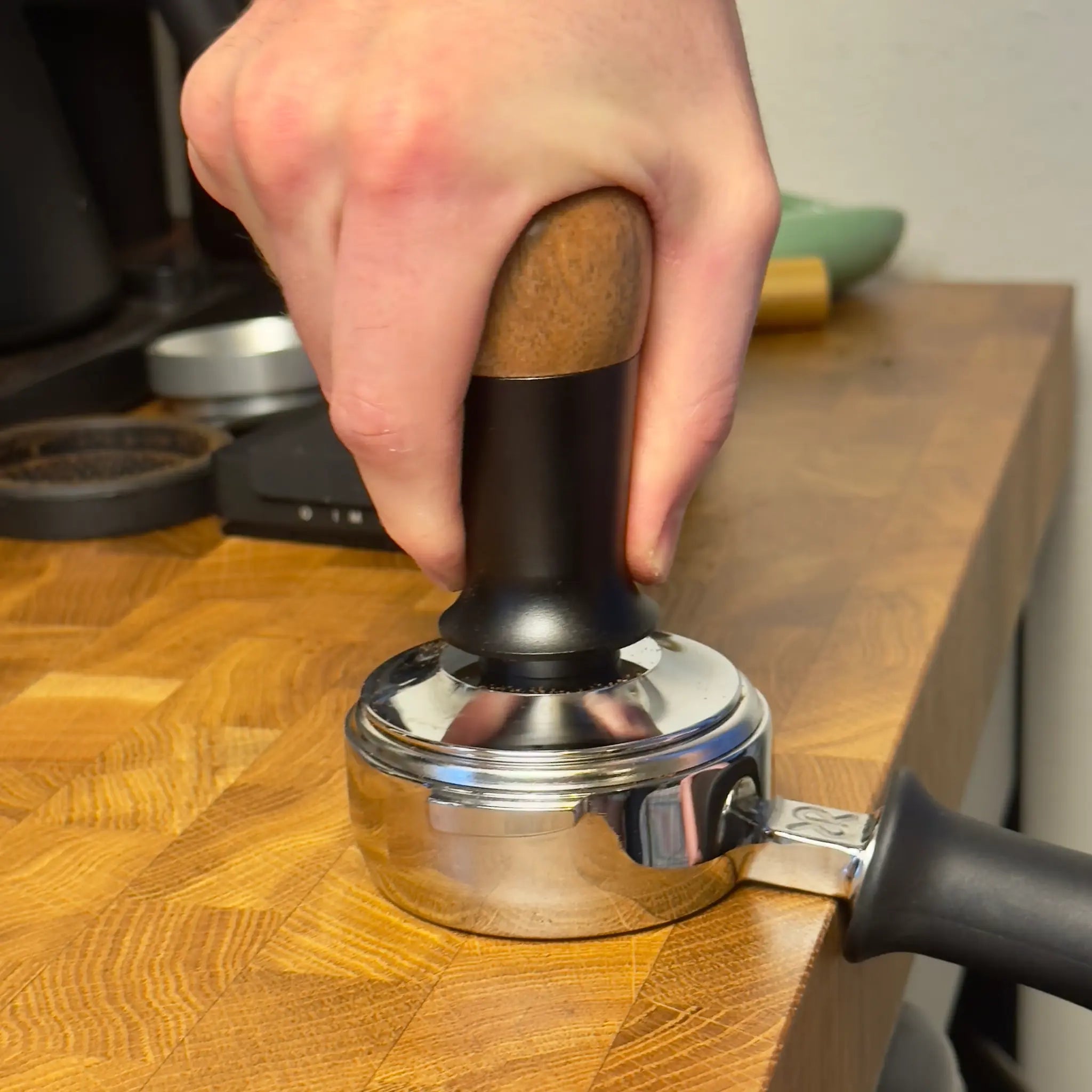 Tamper med självutjämning